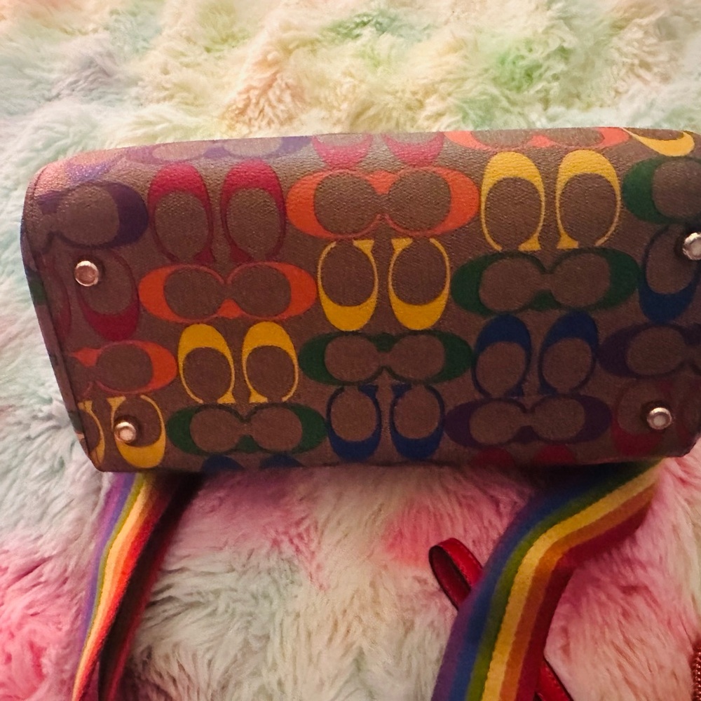 Colorful Coach Set - Picture 4 of 6